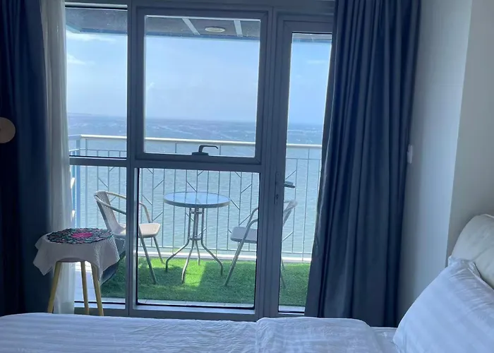 Luxurious Modern 2 Bedrooms Facing Bay Sunset, Airports, Okada, Solaire, Moa With Free Parking *