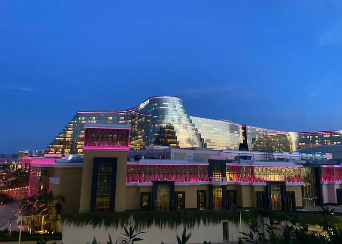 Luxurious Modern 2 Bedrooms Facing Bay Sunset, Airports, Okada, Solaire, Moa With Free Parking * Manila
