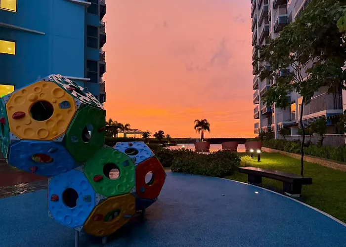 Luxurious Modern 2 Bedrooms Facing Bay Sunset, Airports, Okada, Solaire, Moa With Free Parking