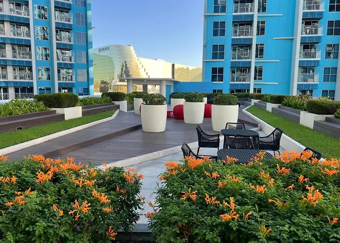 Apartment Luxurious Modern 2 Bedrooms Facing Bay Sunset, Airports, Okada, Solaire, Moa With Free Parking