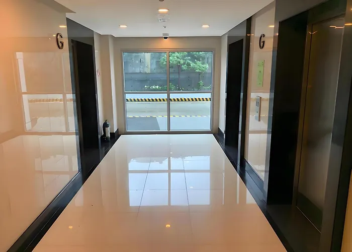 Luxurious Modern 2 Bedrooms Facing Bay Sunset, Airports, Okada, Solaire, Moa With Free Parking * Manila
