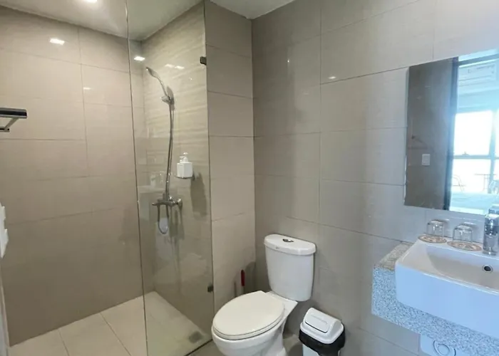 Luxurious Modern 2 Bedrooms Facing Bay Sunset, Airports, Okada, Solaire, Moa With Free Parking Manila