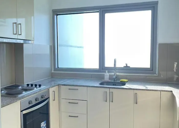 Luxurious Modern 2 Bedrooms Facing Bay Sunset, Airports, Okada, Solaire, Moa With Free Parking Apartment Manila