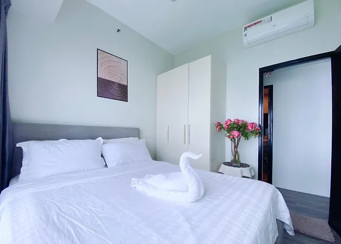 Luxurious Modern 2 Bedrooms Facing Bay Sunset, Airports, Okada, Solaire, Moa With Free Parking