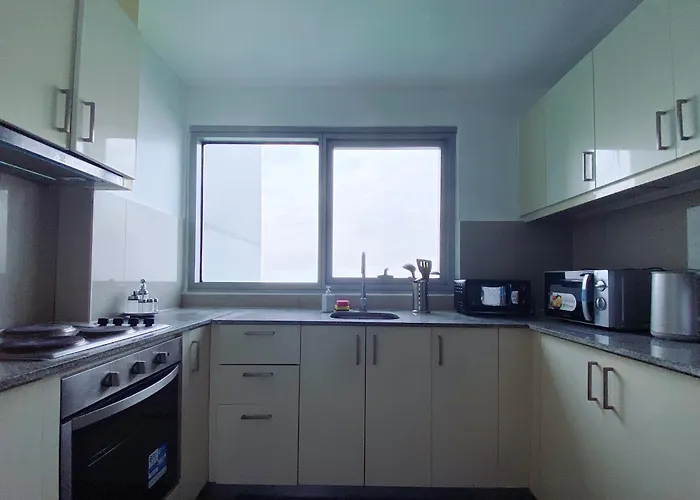 Apartment Luxurious Modern 2 Bedrooms Facing Bay Sunset, Airports, Okada, Solaire, Moa With Free Parking *