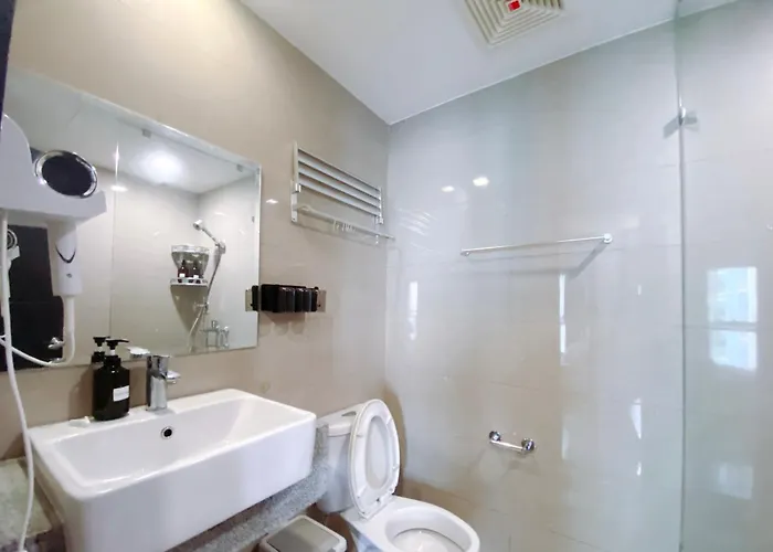 Luxurious Modern 2 Bedrooms Facing Bay Sunset, Airports, Okada, Solaire, Moa With Free Parking *